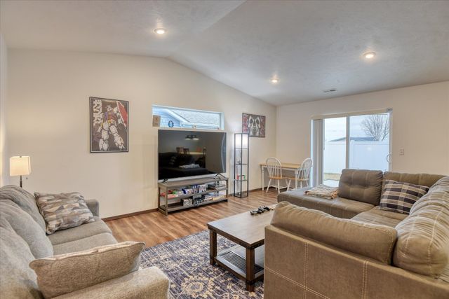 10330 W Salmonberry Rd, Spokane, WA 99004