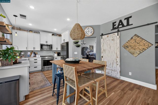 689 Summerwood Dr, Brentwood, CA 94513