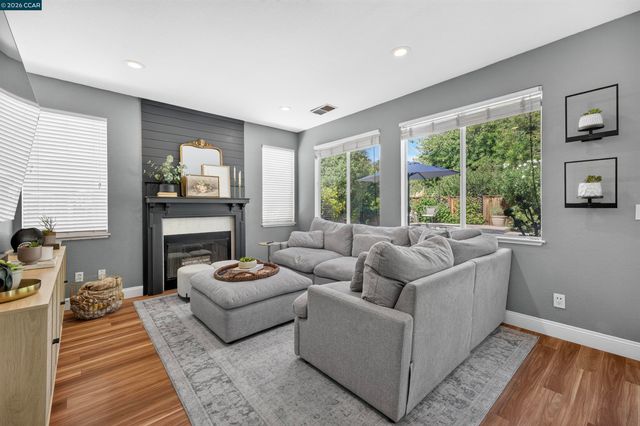 689 Summerwood Dr, Brentwood, CA 94513