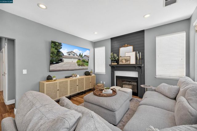 689 Summerwood Dr, Brentwood, CA 94513