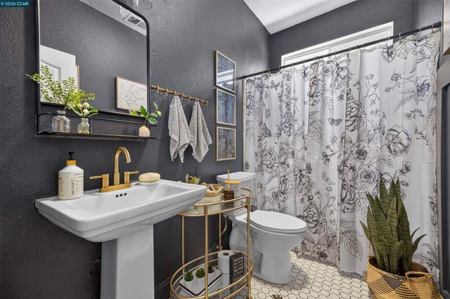 689 Summerwood Dr, Brentwood, CA 94513