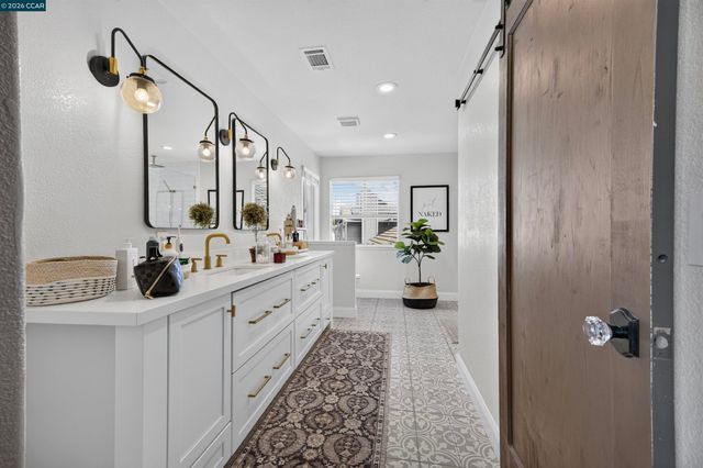 689 Summerwood Dr, Brentwood, CA 94513