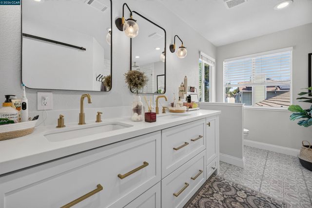 689 Summerwood Dr, Brentwood, CA 94513