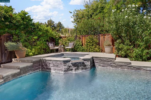 689 Summerwood Dr, Brentwood, CA 94513