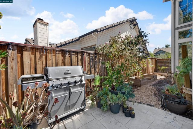 689 Summerwood Dr, Brentwood, CA 94513
