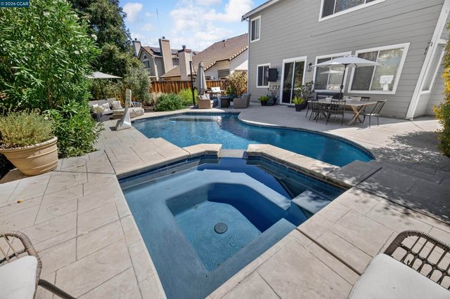689 Summerwood Dr, Brentwood, CA 94513