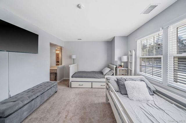 23 Gazebo Lane, Holtsville, NY 11742