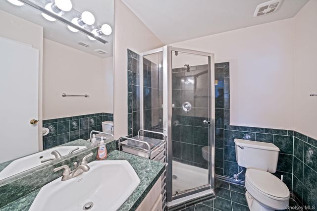 23 Gazebo Lane, Holtsville, NY 11742