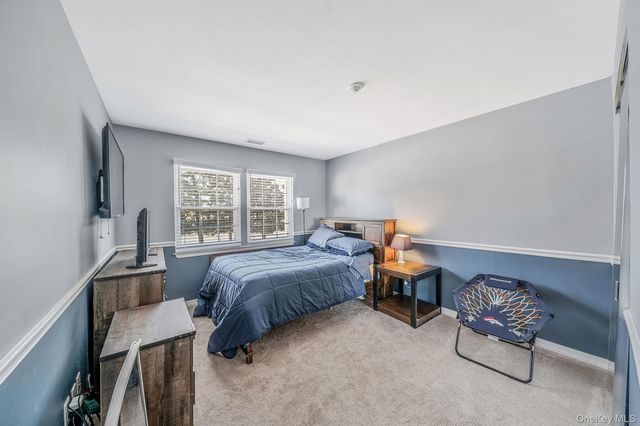 23 Gazebo Lane, Holtsville, NY 11742