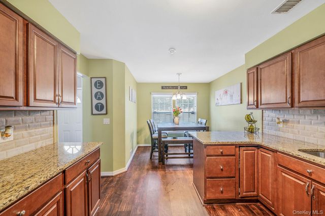 23 Gazebo Lane, Holtsville, NY 11742