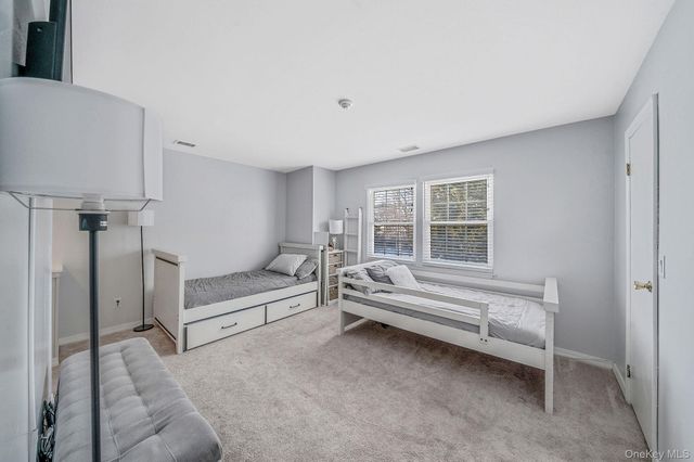 23 Gazebo Lane, Holtsville, NY 11742