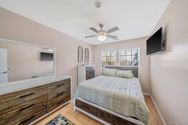 23 Gazebo Lane, Holtsville, NY 11742