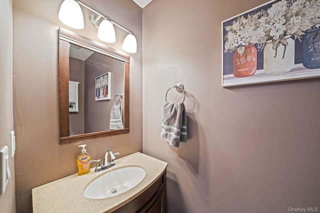 23 Gazebo Lane, Holtsville, NY 11742