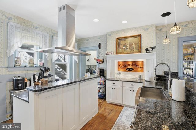 252 FREDERICK ST, Hanover, PA 17331