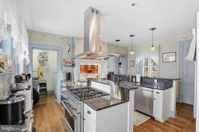 252 FREDERICK ST, Hanover, PA 17331