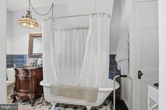 252 FREDERICK ST, Hanover, PA 17331