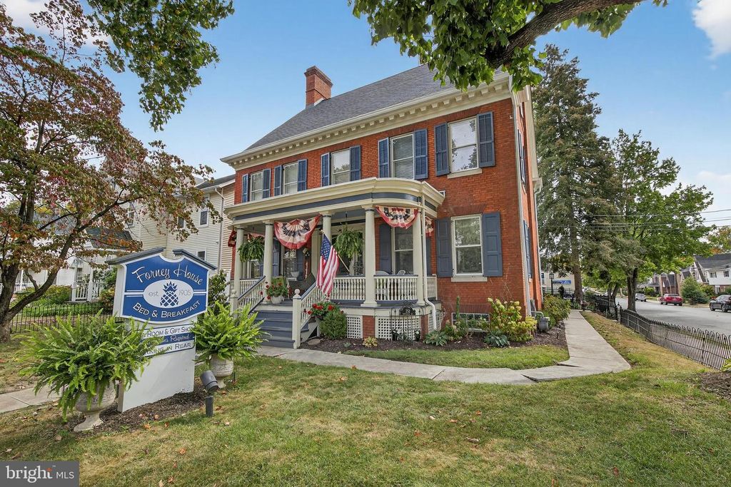 252 FREDERICK ST, Hanover, PA 17331