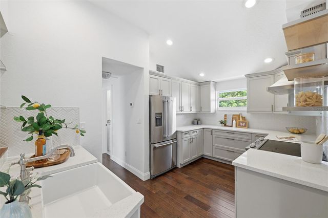 7 GEORGIA AVENUE, Crystal Beach, FL 34681