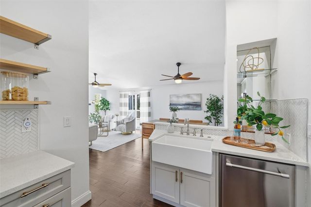7 GEORGIA AVENUE, Crystal Beach, FL 34681