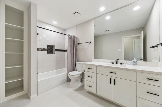 30 Penny Green Street, Sugar Land, TX 77479