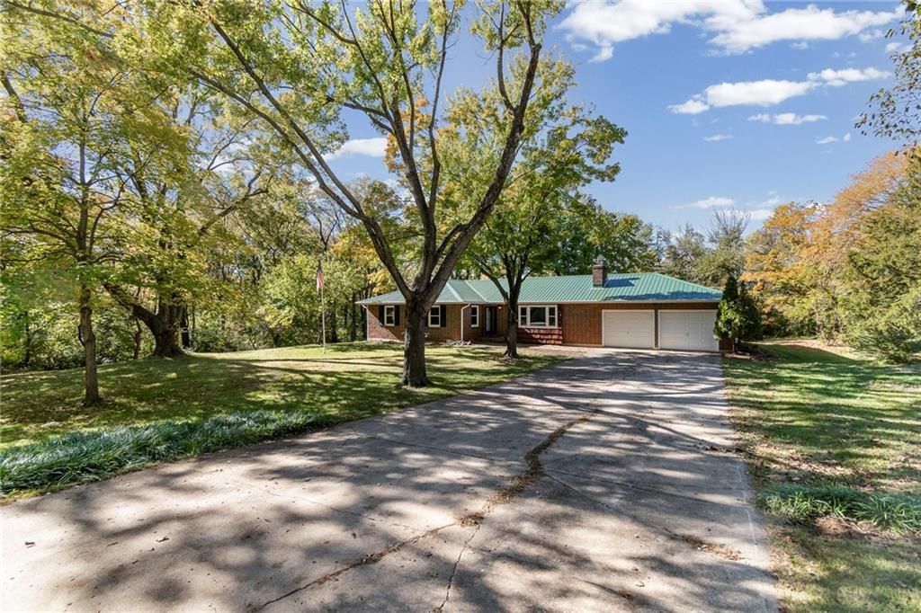 7702 NW Fawn Avenue, Kansas City, MO 64152