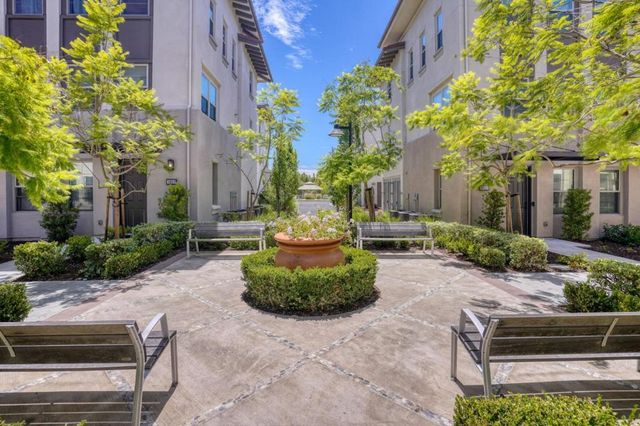1071 Dewberry Place 102, San Jose, CA 95131
