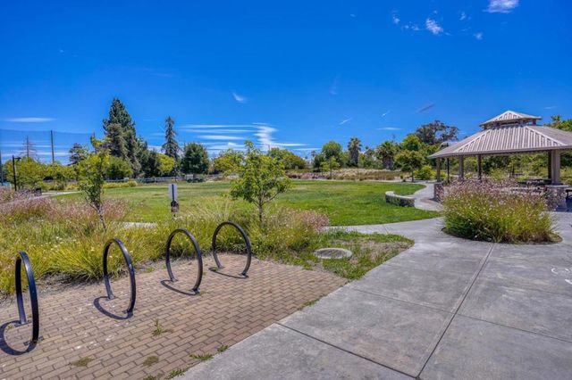 1071 Dewberry Place 102, San Jose, CA 95131