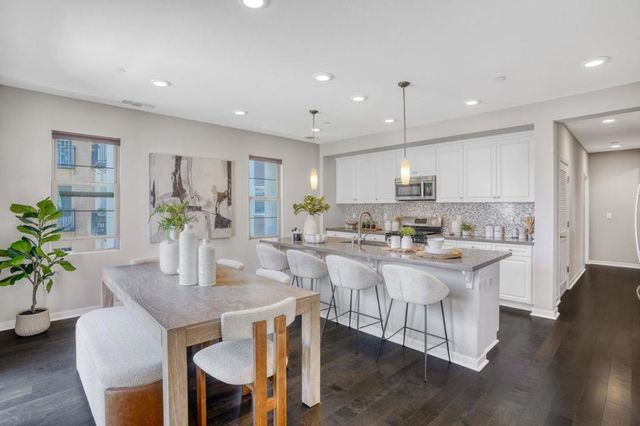 1071 Dewberry Place 102, San Jose, CA 95131