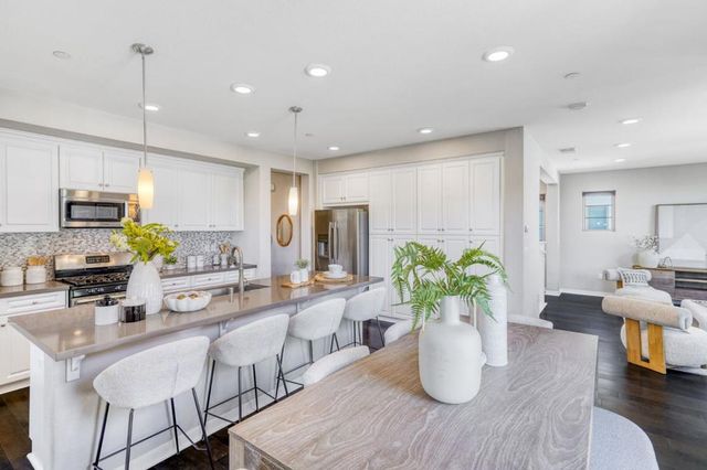 1071 Dewberry Place 102, San Jose, CA 95131