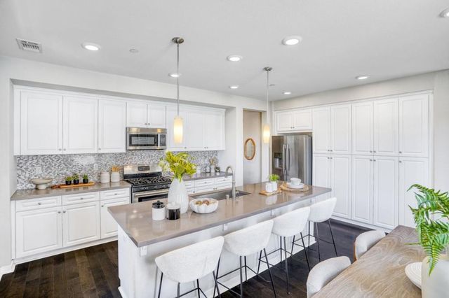 1071 Dewberry Place 102, San Jose, CA 95131