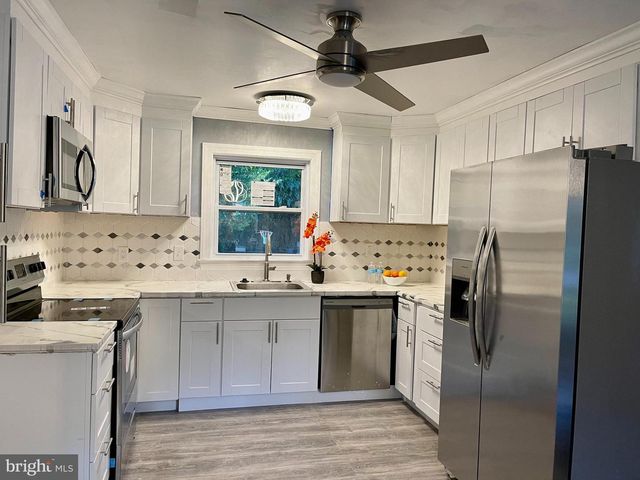 6105 ARBUTUS LN, Clinton, MD 20735