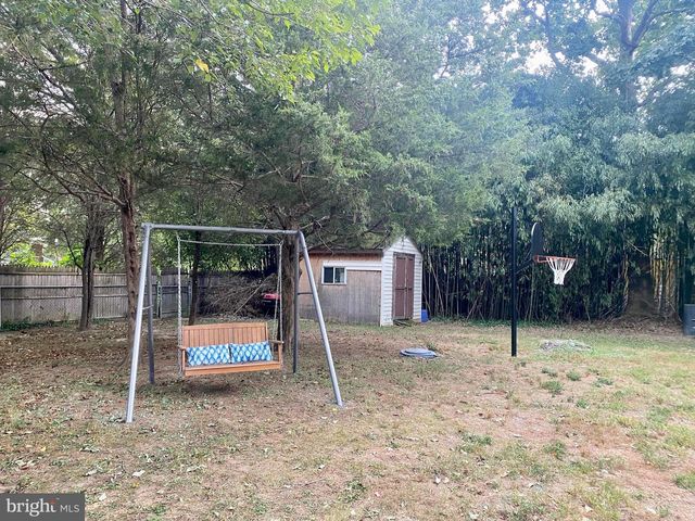 6105 ARBUTUS LN, Clinton, MD 20735