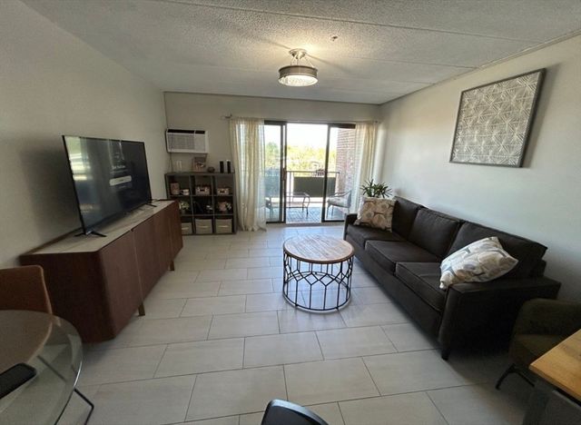 881 Broadway 48, Everett, MA 02149