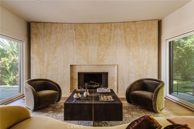 2201 N Hobart Boulevard, Los Angeles, CA 90027