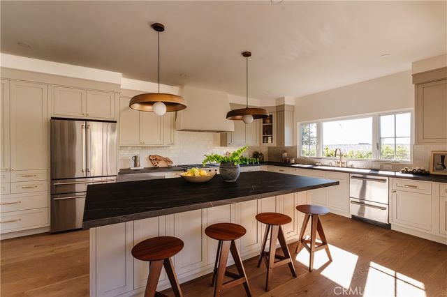 2201 N Hobart Boulevard, Los Angeles, CA 90027