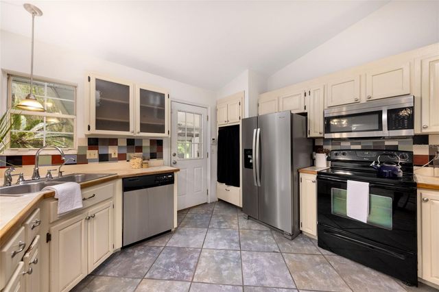 818 NW 202ND STREET, Newberry, FL 32669