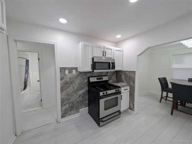 8459 Pierson Street, Detroit, MI 48228