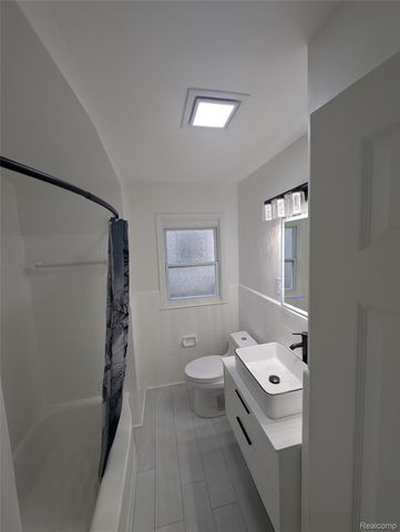 8459 Pierson Street, Detroit, MI 48228