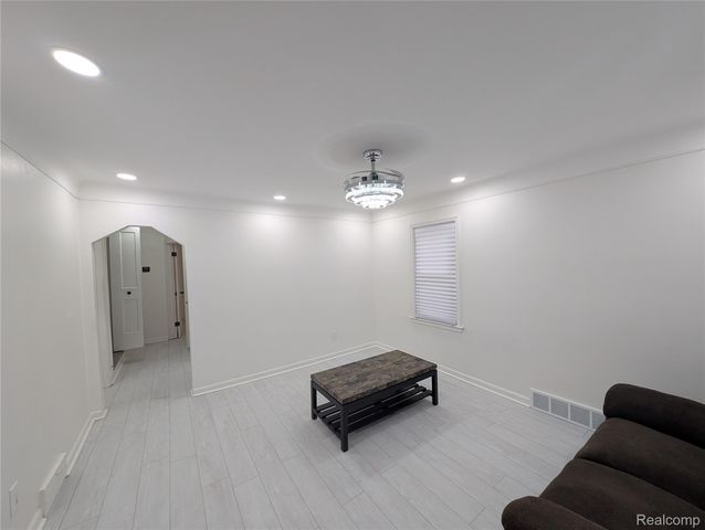 8459 Pierson Street, Detroit, MI 48228