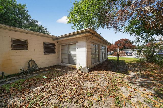 1913 Wyoming Avenue, Fort Pierce, FL 34982