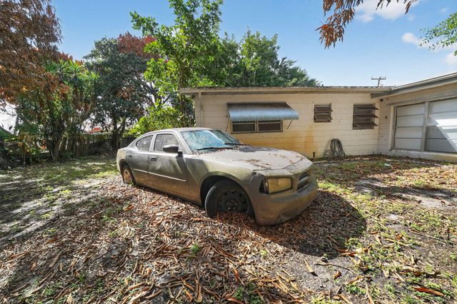 1913 Wyoming Avenue, Fort Pierce, FL 34982