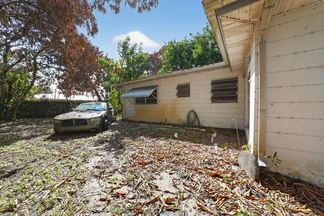 1913 Wyoming Avenue, Fort Pierce, FL 34982