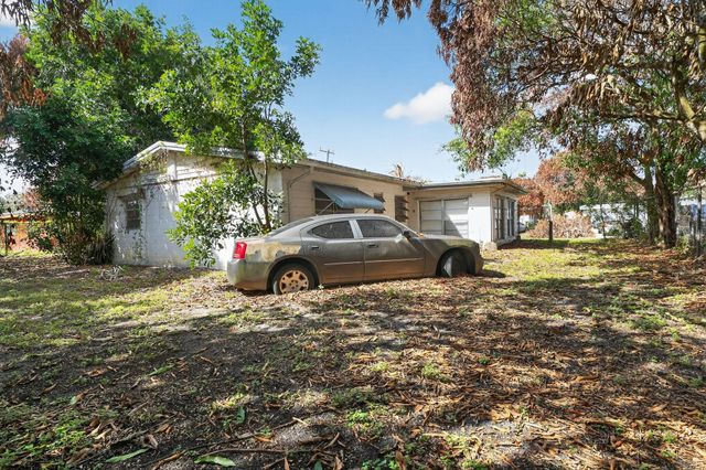 1913 Wyoming Avenue, Fort Pierce, FL 34982