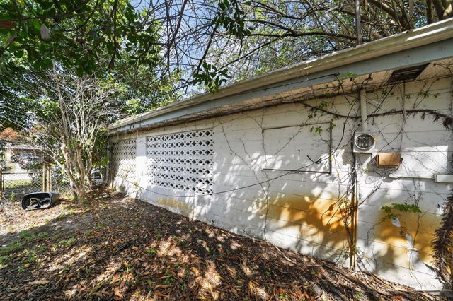 1913 Wyoming Avenue, Fort Pierce, FL 34982