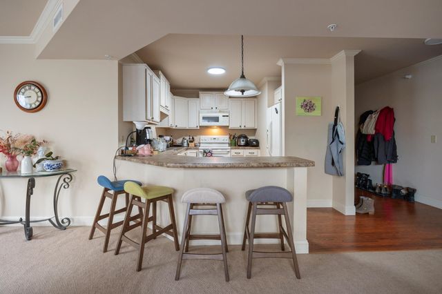 81 S Williams St Unit 403, Burlington, VT 05401