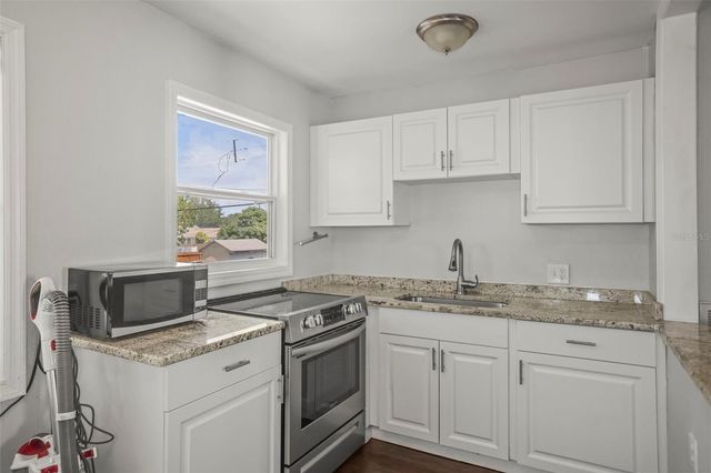 1511 35TH AVENUE N, St Petersburg, FL 33704