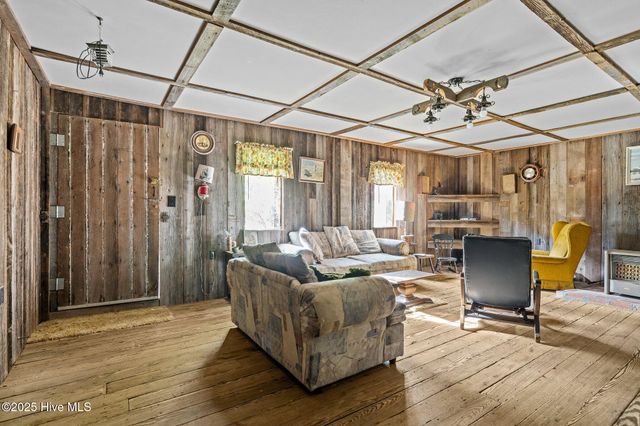 440 Village Drive, Beaufort, NC 28516