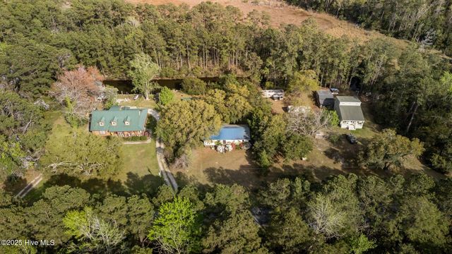440 Village Drive, Beaufort, NC 28516