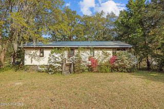 440 Village Drive, Beaufort, NC 28516