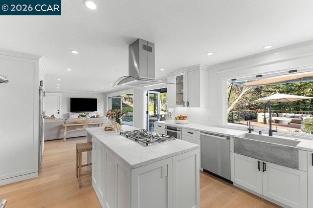 1832 JOSEPH DRIVE, Moraga, CA 94556